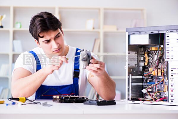 从硬件维修到软件开发 台式电脑维护背后的技术世界